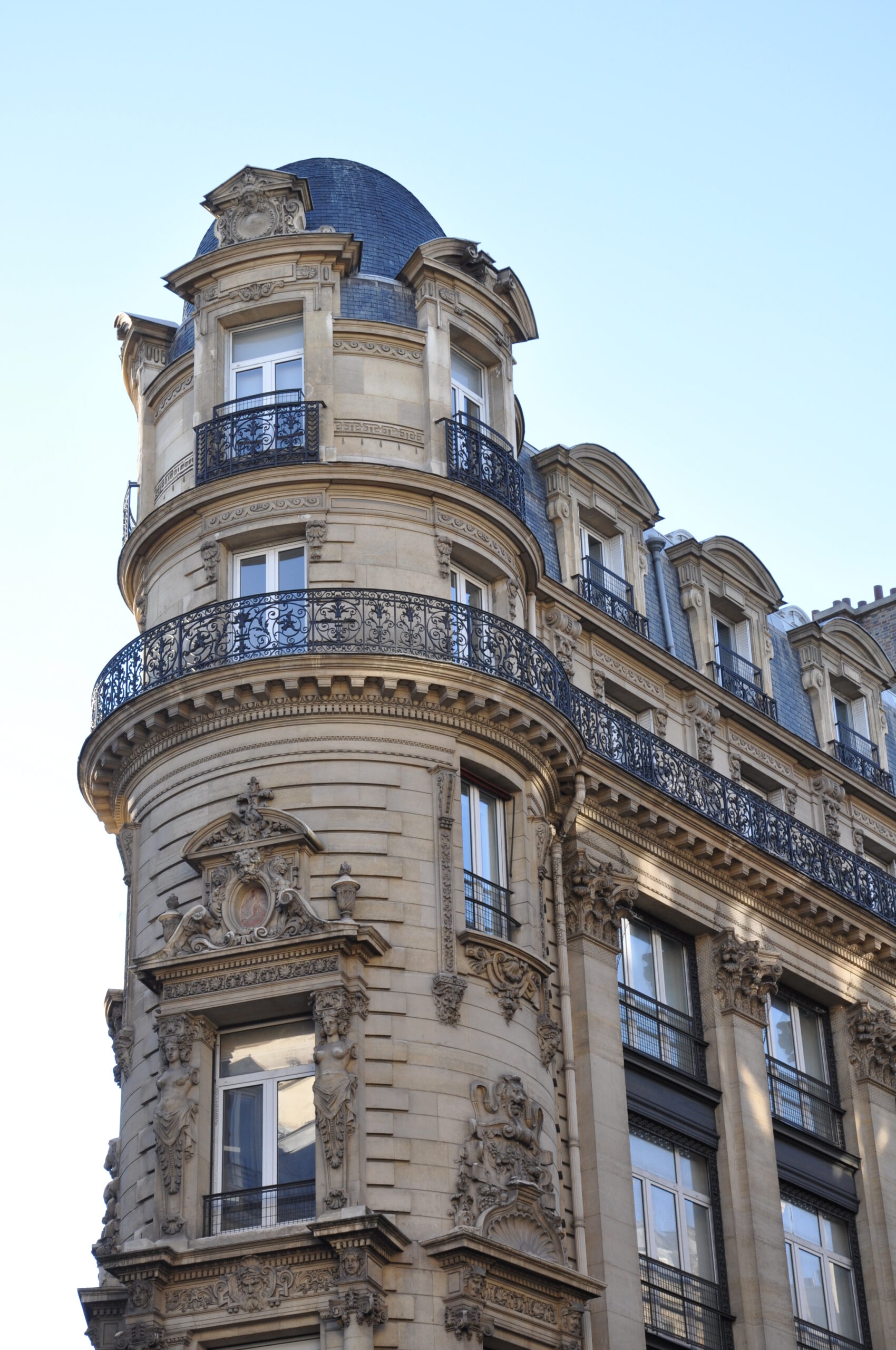 découvrez nos services de rénovation avec pierre naturelle à paris, alliant savoir-faire traditionnel et modernité pour sublimer vos espaces.