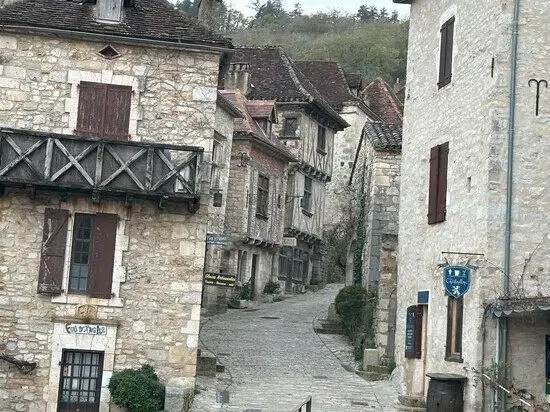 découvrez pontoise exotique, un guide des trésors cachés à explorer pour une aventure unique et authentique au cœur de la ville.
