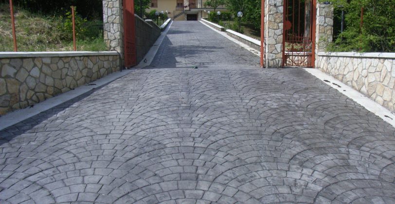 découvrez le prix d'une dalle béton pour terrasse, incluant le coût de la main d'œuvre, pour bien planifier vos travaux de construction ou rénovation.