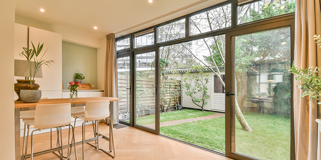 découvrez les prix des fenêtres adaptés à tous les budgets et styles. comparez les coûts pour choisir la fenêtre idéale pour votre maison.