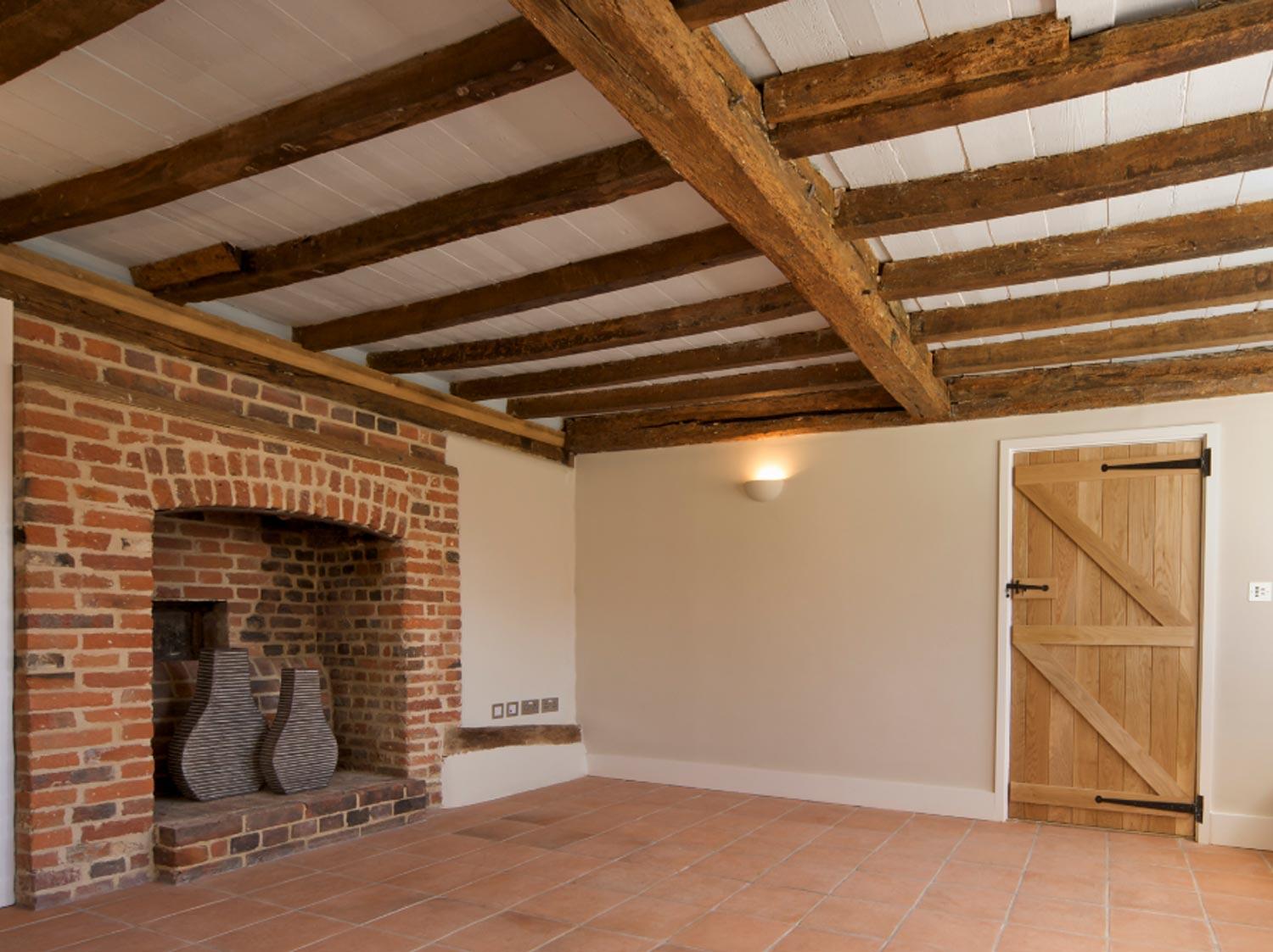 découvrez les prix pour la peinture de plafond et poutres, conseils et astuces pour un budget maîtrisé et un résultat professionnel.