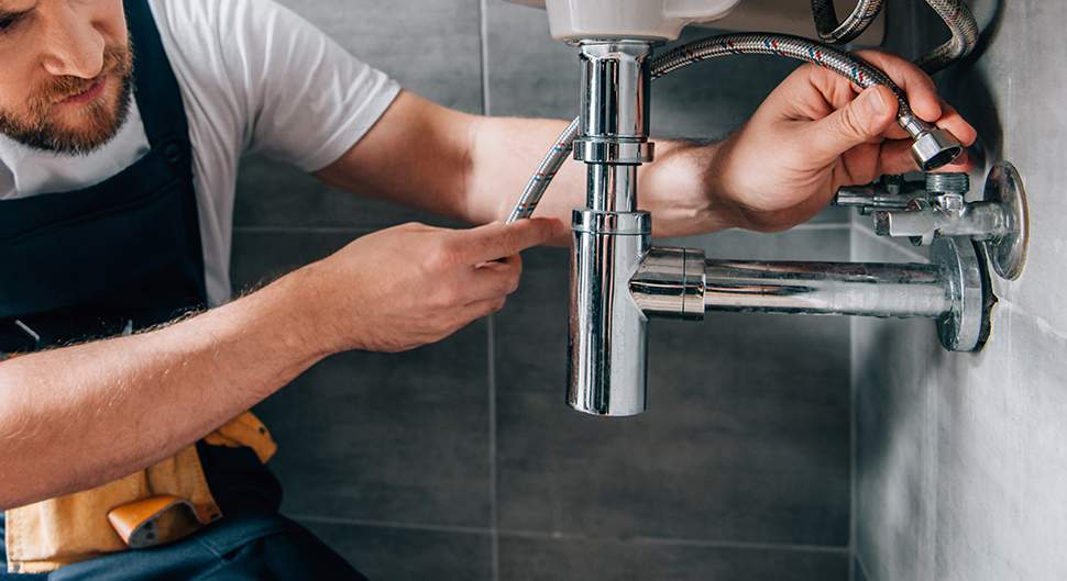 découvrez les prix moyens de la plomberie au m2 pour mieux planifier vos travaux et optimiser votre budget.