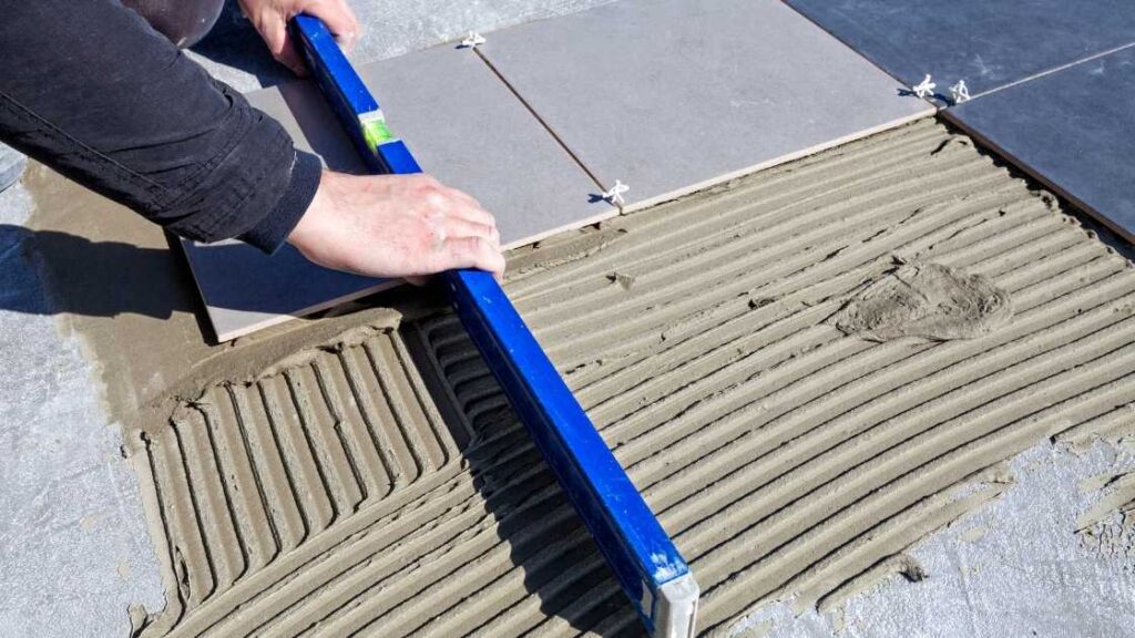 découvrez nos tarifs compétitifs pour la pose de carrelage extérieur et bénéficiez d'une installation durable et esthétique pour vos espaces extérieurs.