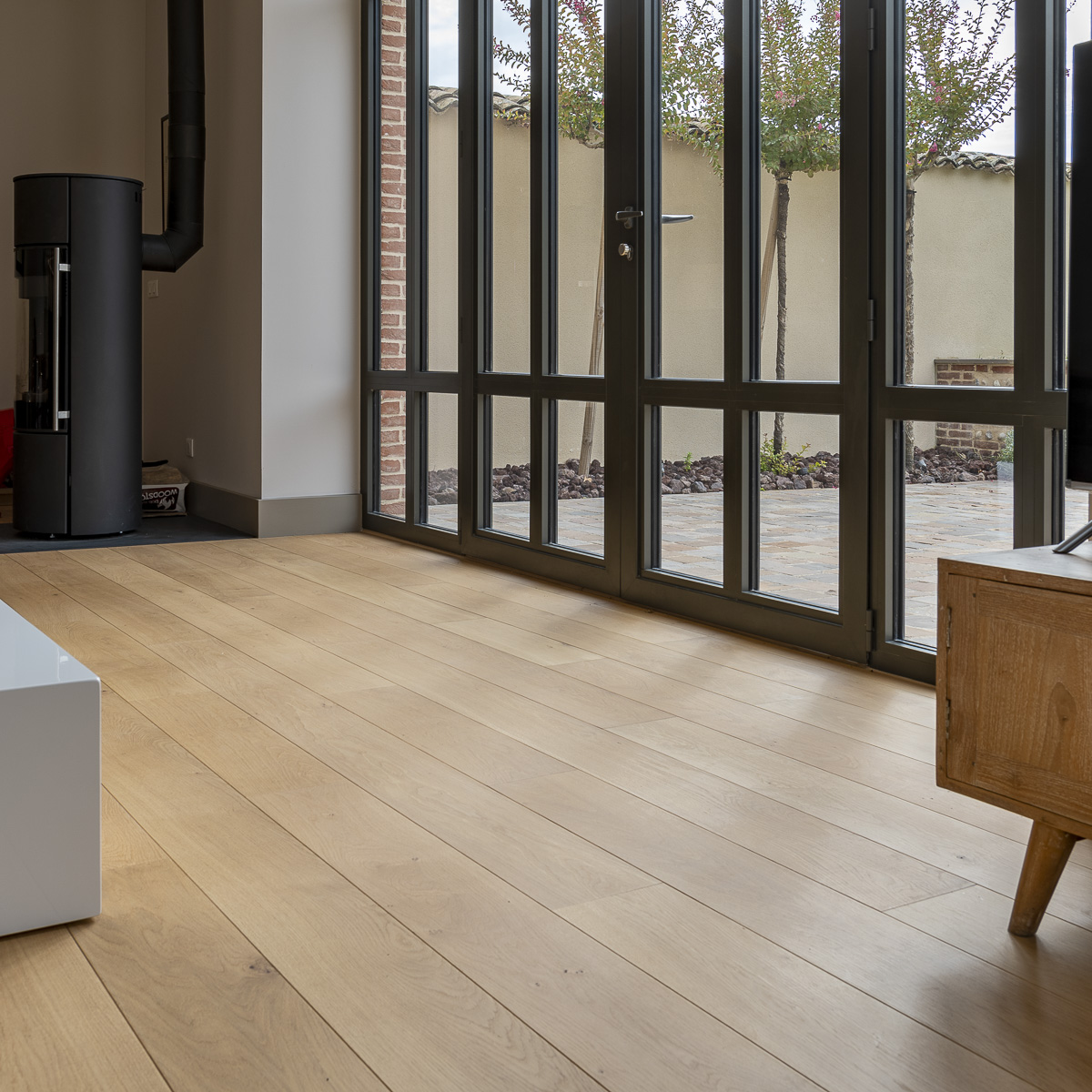 découvrez les tarifs pour la pose de parquet massif, conseils et éléments à considérer pour un chantier réussi.