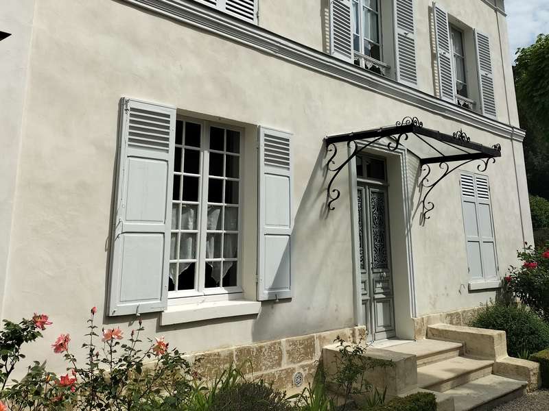 découvrez les prix du ravalement pour une maison ancienne et obtenez des conseils pour estimer le coût des travaux de rénovation extérieure.