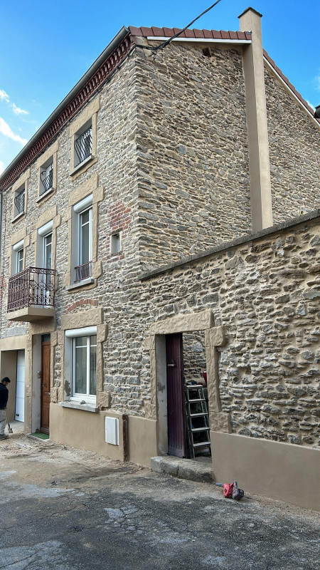 découvrez les prix du ravalement de maison ancienne et obtenez des conseils pour bien estimer vos travaux de rénovation extérieure.