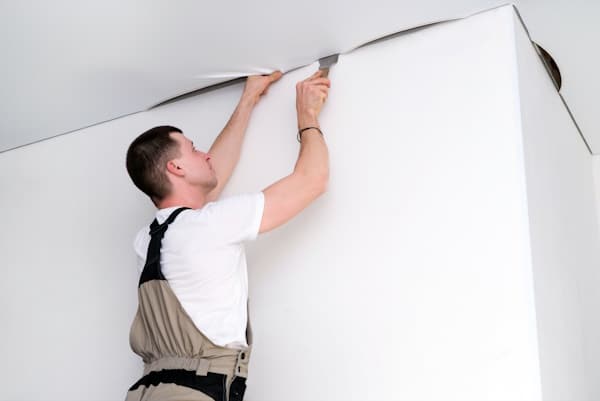 découvrez les tarifs pour refaire un plafond en plâtre. guide complet des coûts, matériaux et main-d'œuvre pour une rénovation réussie.