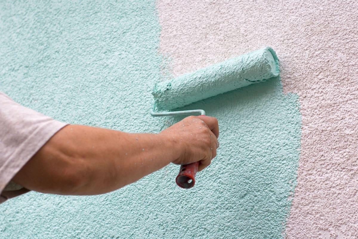 découvrez les prix moyens pour la rénovation de crépis extérieur, conseils pour choisir les matériaux et astuces pour réussir vos travaux de façade.