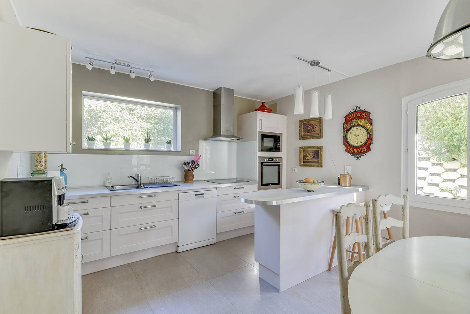 découvrez comment optimiser votre budget pour la rénovation de votre maison en maîtrisant les prix et en faisant les meilleurs choix.