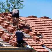 découvrez le prix estimatif pour une toiture de 80m2, incluant les matériaux et la main-d'œuvre, afin de planifier efficacement vos travaux de rénovation ou de construction.