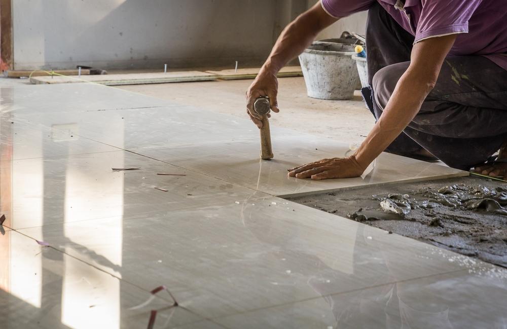 découvrez les risques et les coûts réels des travaux au black, ainsi que les alternatives légales pour vos projets de rénovation ou construction.