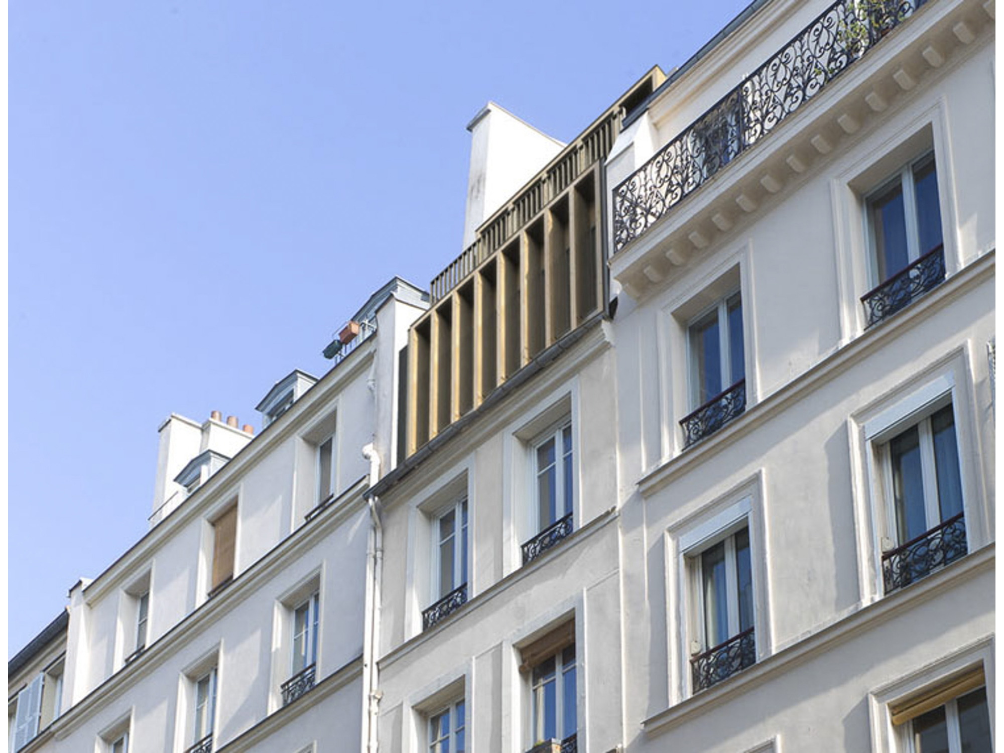 expert en ravalement de façade d'immeuble dans le 11ème arrondissement de paris, nous offrons des prestations de qualité pour restaurer et embellir votre façade avec des matériaux durables et respectueux de l'environnement.