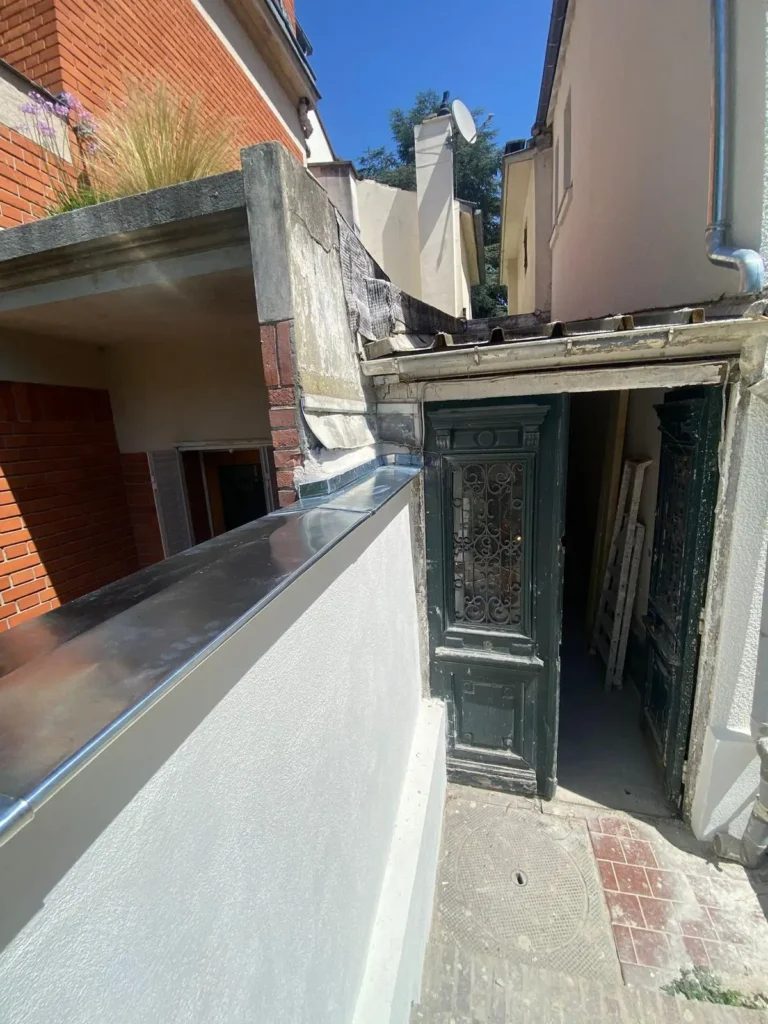 ravalement de façade à paris 20 : améliorez l'esthétique et la valeur de votre bien immobilier grâce à nos experts en rénovation extérieure.
