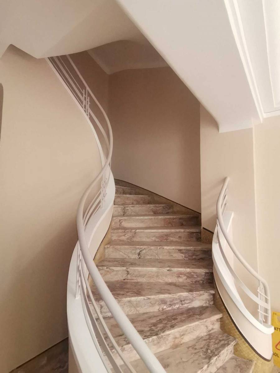 expertise en réfection de cages d’escalier pour copropriétés : rénovation, sécurité et esthétisme garantis. améliorez votre immeuble avec nos solutions durables.