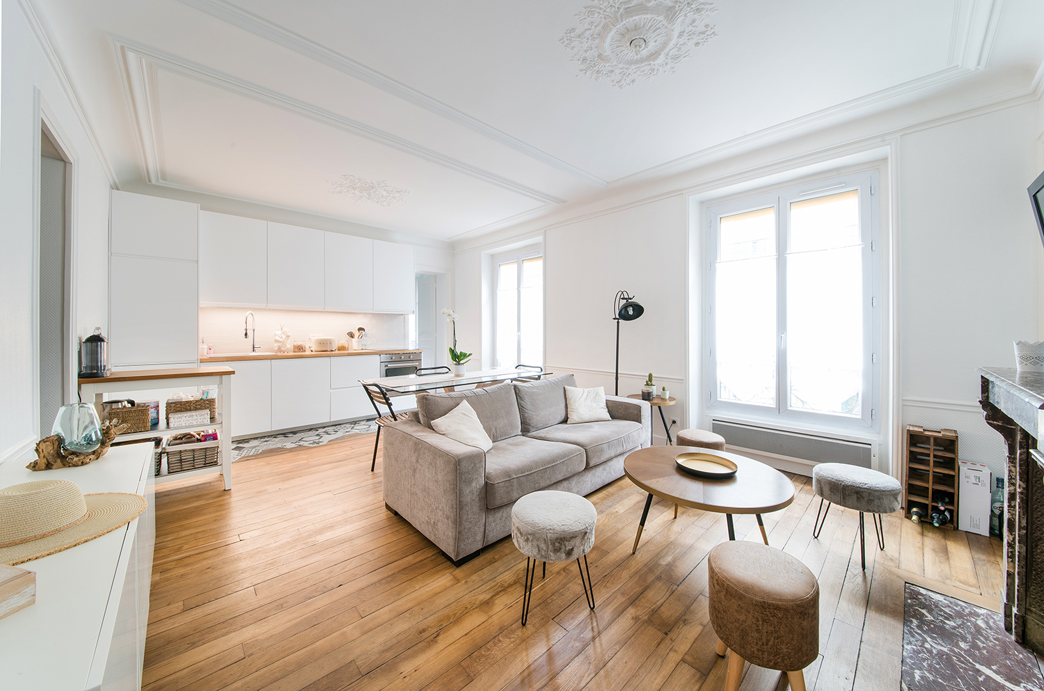 découvrez nos solutions de rénovation pour votre appartement long : optimisez l'espace, modernisez votre intérieur et valorisez votre bien immobilier.