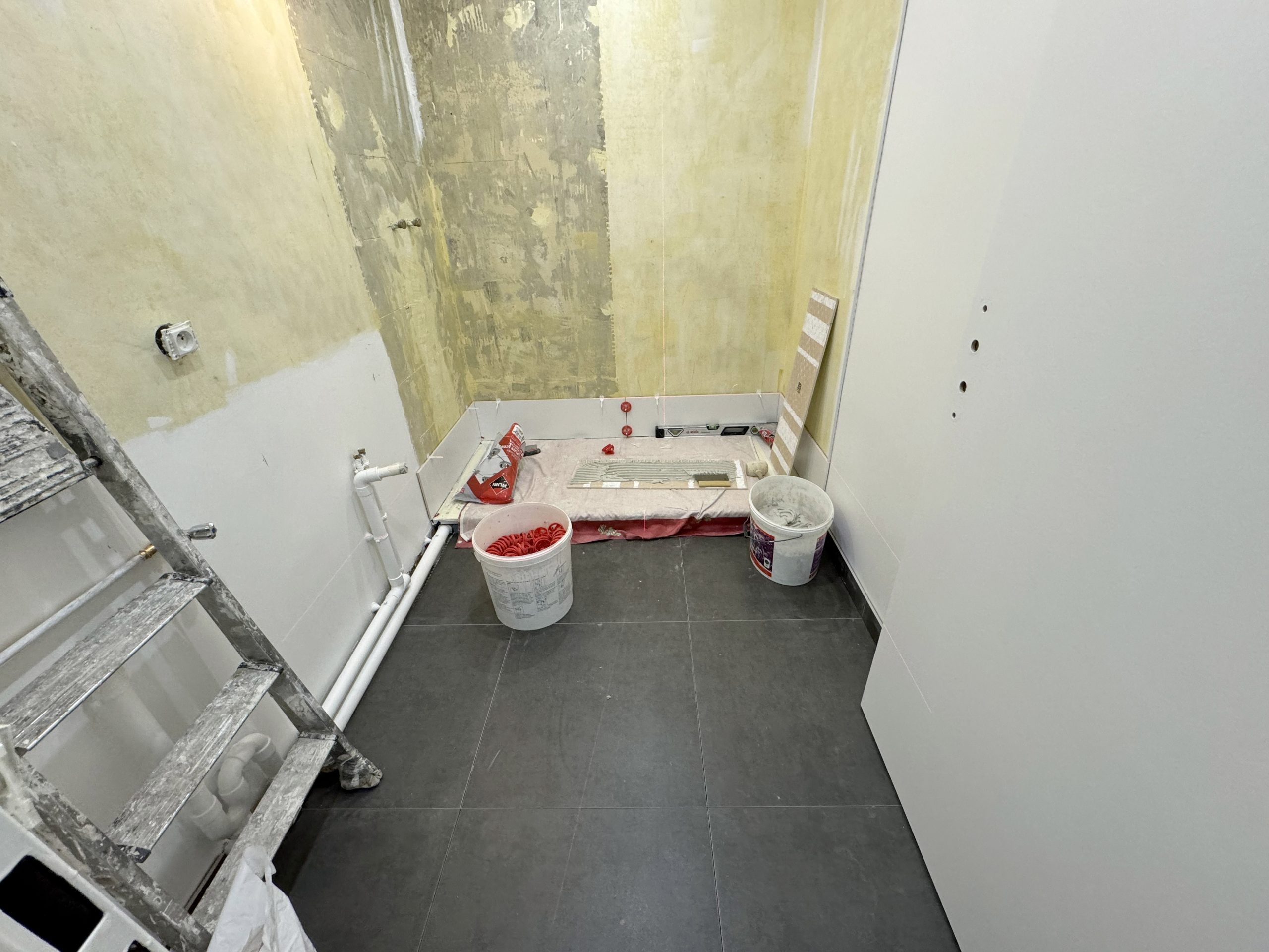 expertise en rénovation de carrelage et plomberie pour transformer votre intérieur avec qualité et savoir-faire.