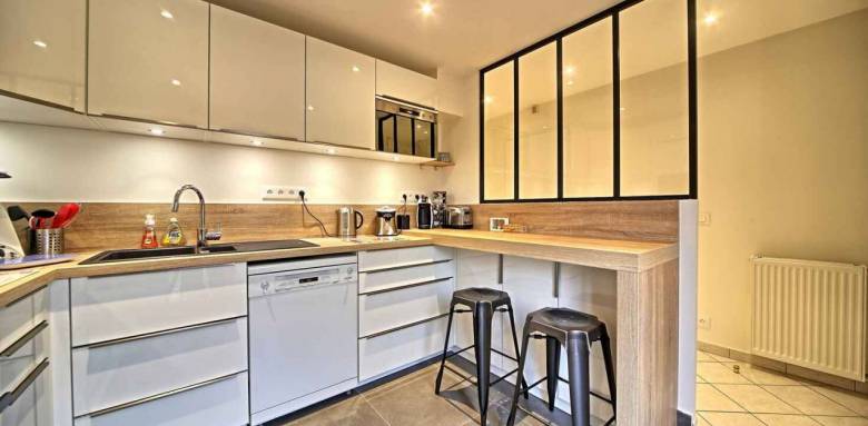 découvrez nos conseils et astuces pour réussir la rénovation de votre cuisine, alliant design, fonctionnalité et modernité.