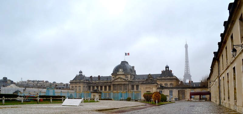 découvrez les solutions innovantes pour la rénovation de l'école militaire à paris, alliant modernité et respect du patrimoine historique.