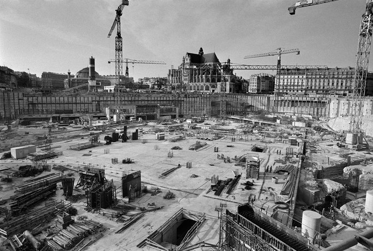 découvrez la rénovation des halles de paris en 2013, un projet d'envergure qui a transformé ce lieu emblématique en un espace moderne et convivial au cœur de la capitale.