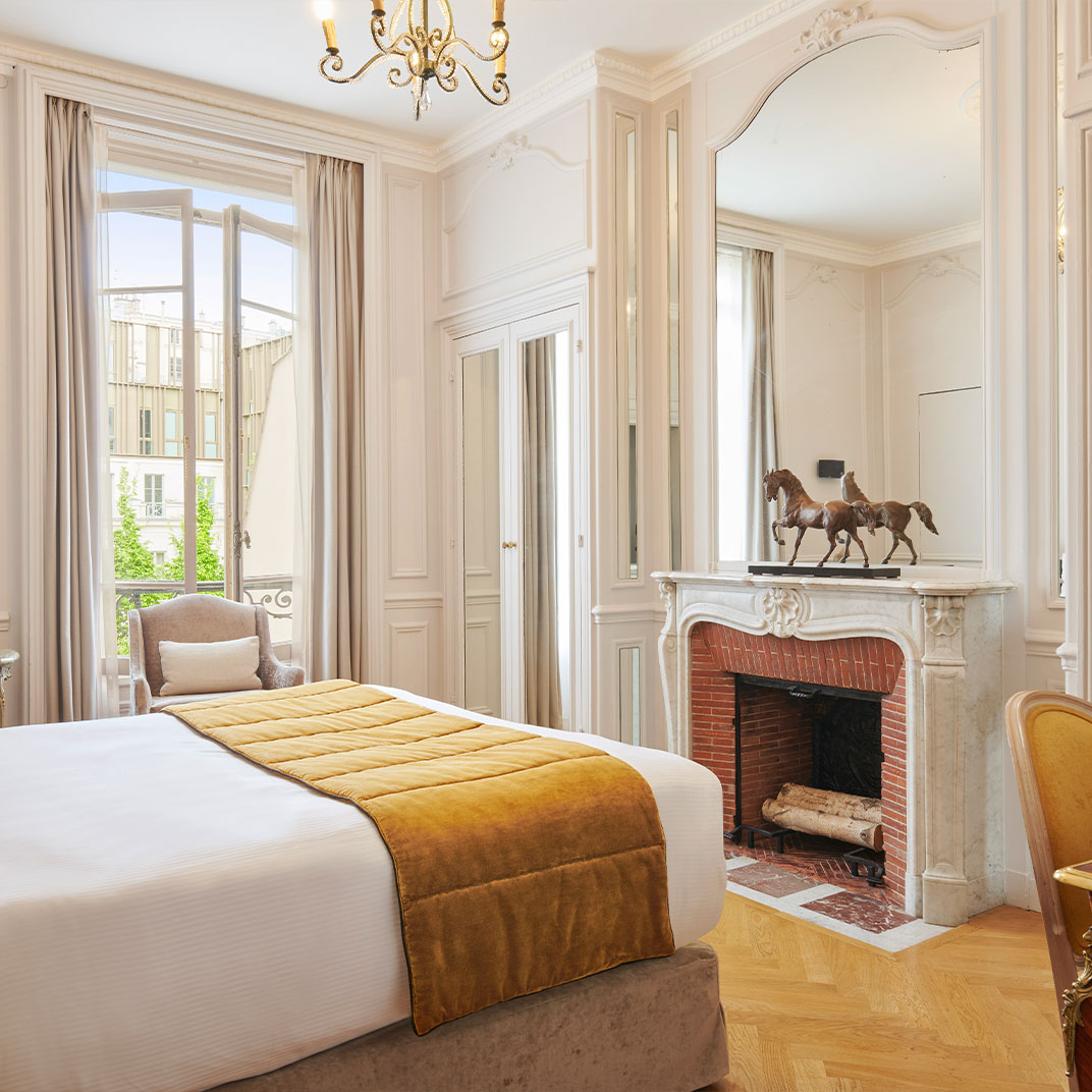 découvrez la rénovation de l'hôtel lancaster à paris, alliant charme historique et confort moderne pour une expérience d'hébergement exceptionnelle au cœur de la capitale.