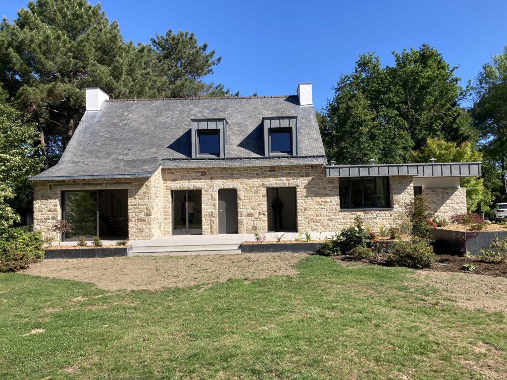 découvrez comment réussir la rénovation d'une maison en pierre en alliant respect du patrimoine et maîtrise du budget. conseils pratiques et astuces pour valoriser votre bien.