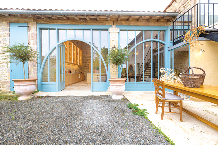 découvrez comment rénover efficacement une maison en pierre en maîtrisant votre budget tout en préservant le patrimoine architectural.