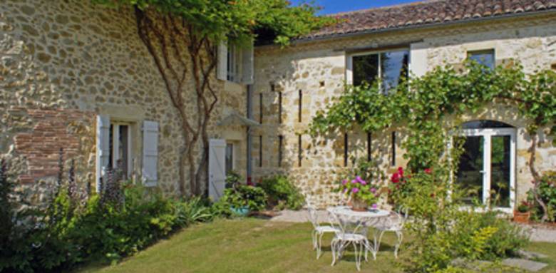 découvrez comment estimer le prix des travaux pour la rénovation d'une maison en pierre. guide complet pour maîtriser votre budget et réussir vos projets de rénovation.