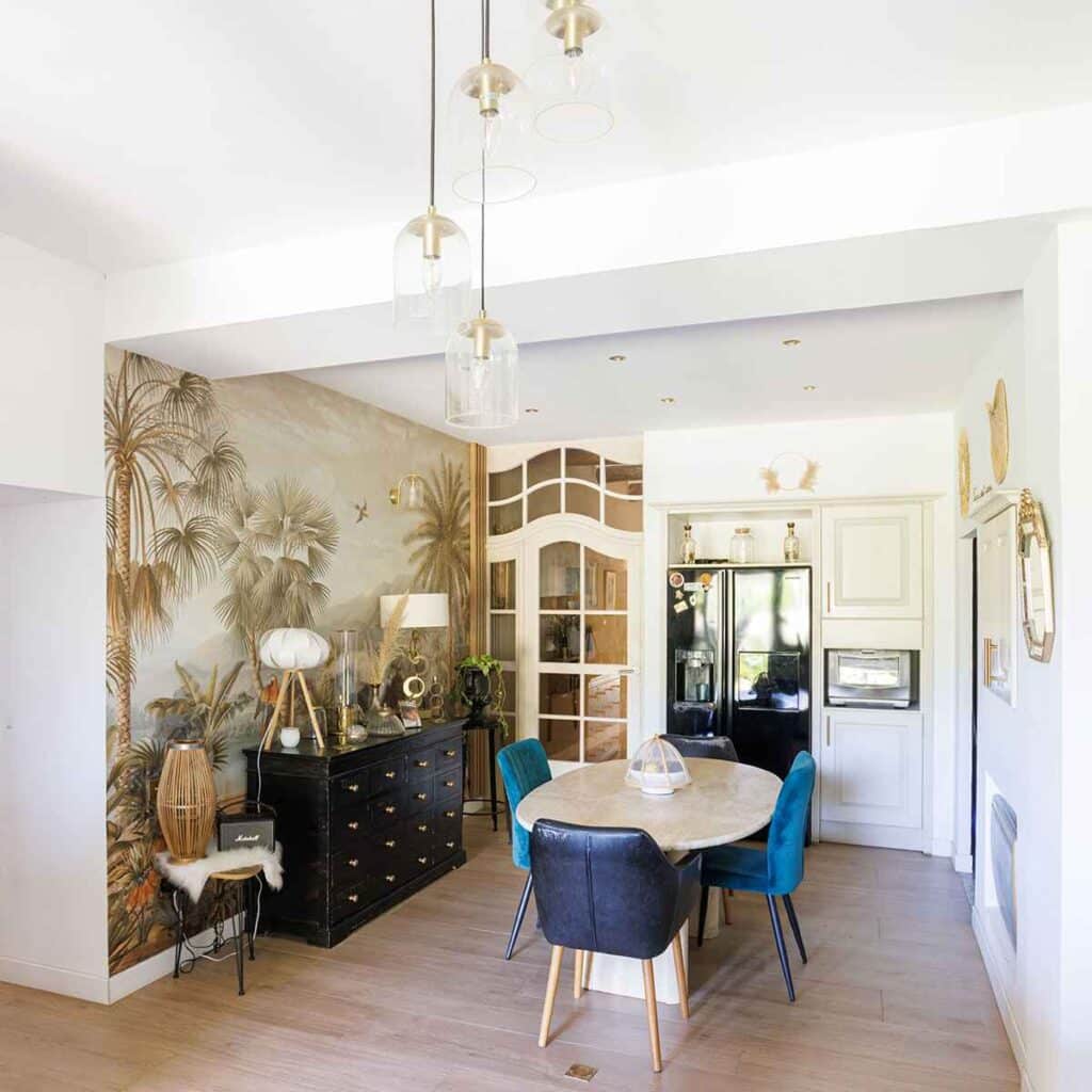 estimez le coût de la rénovation de votre maison en pierre avec nos conseils pratiques et guide complet pour évaluer le prix des travaux.