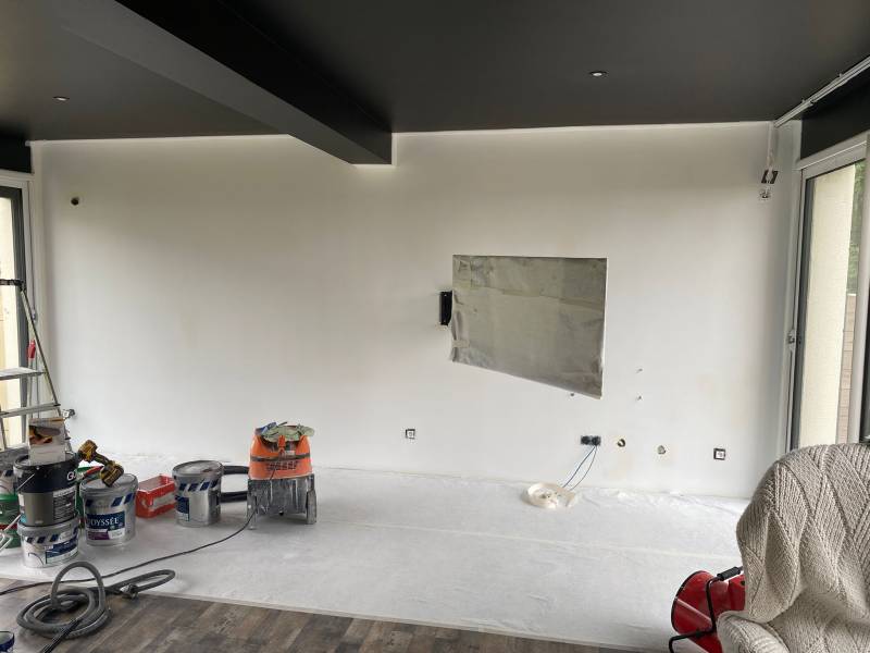 découvrez nos solutions expertes pour la rénovation de murs et plafonds, alliant qualité et esthétisme pour transformer vos espaces intérieurs.