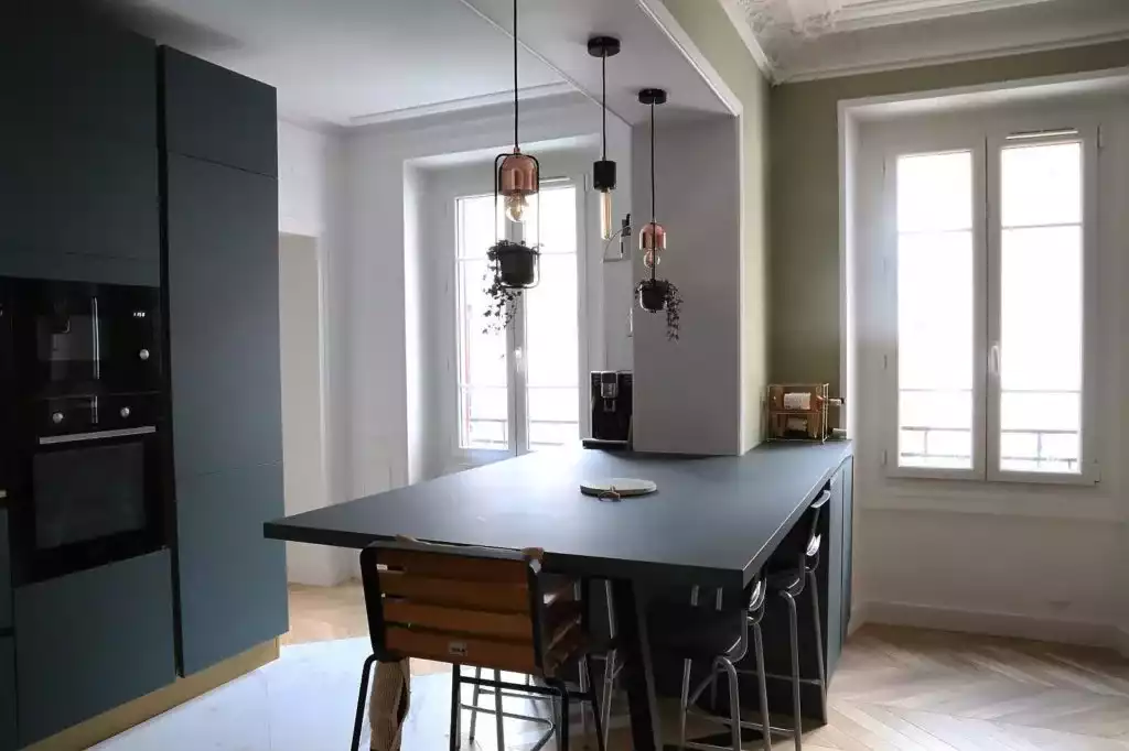 découvrez nos services professionnels de rénovation à paris pour transformer et valoriser votre logement avec expertise et qualité.
