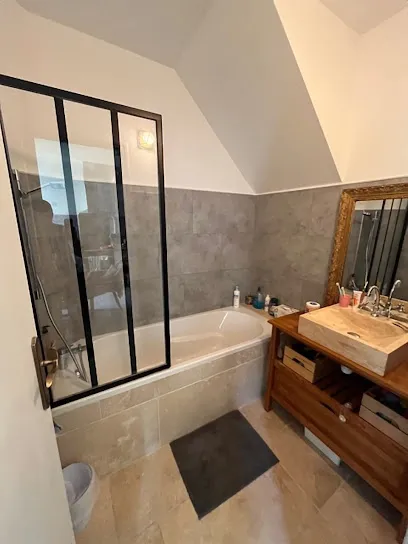 expert en rénovation de salle de bain à noisy-sur-école, nous transformons votre espace avec design et qualité. contactez-nous pour un devis personnalisé.