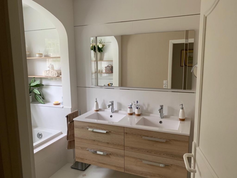 découvrez des transformations inspirantes de rénovation de salle de bain avec nos avant/après impressionnants. idées, conseils et astuces pour moderniser votre espace.