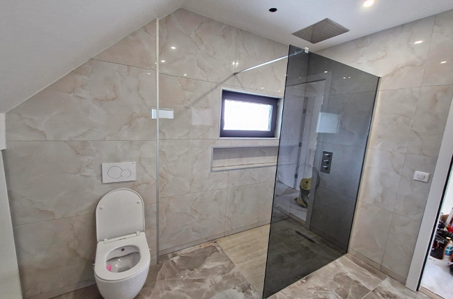 expert en rénovation de salle de bain à nemours, nous transformons votre espace avec des matériaux de qualité et un savoir-faire professionnel. devis gratuit et personnalisé.