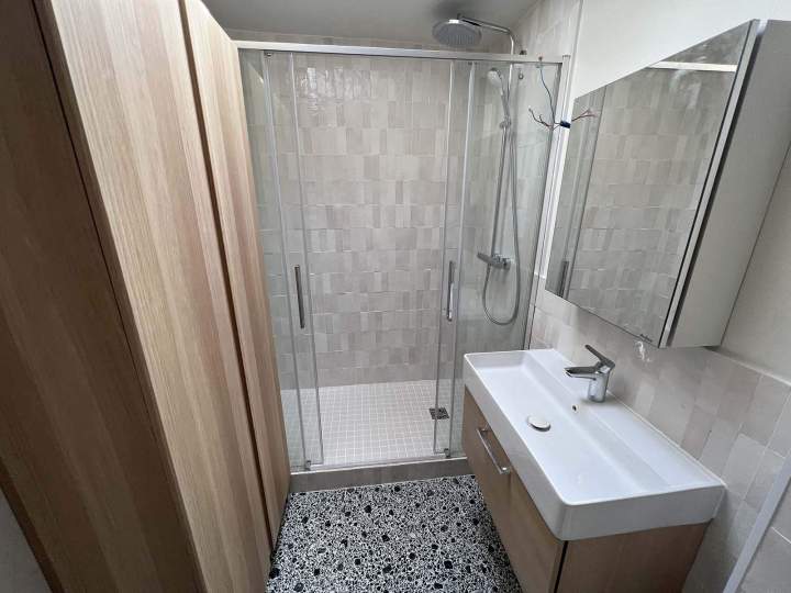 expert en rénovation de salle de bains à paris 06, nous transformons votre espace avec des solutions modernes et personnalisées. qualité et savoir-faire garantis.