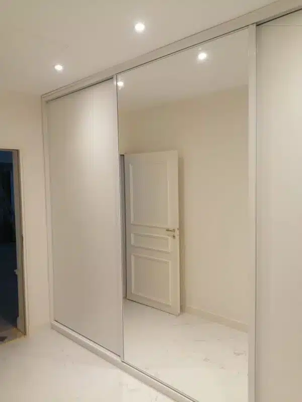 découvrez notre expertise en rénovation vintage d'appartement à paris 18, alliant charme ancien et confort moderne pour un intérieur unique.