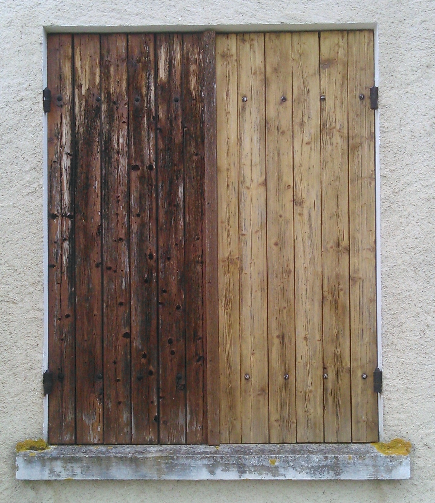 service professionnel de rénovation de volets en bois à paris en 2025. redonnez vie à vos volets avec des experts qualifiés, pour un rendu esthétique et durable.