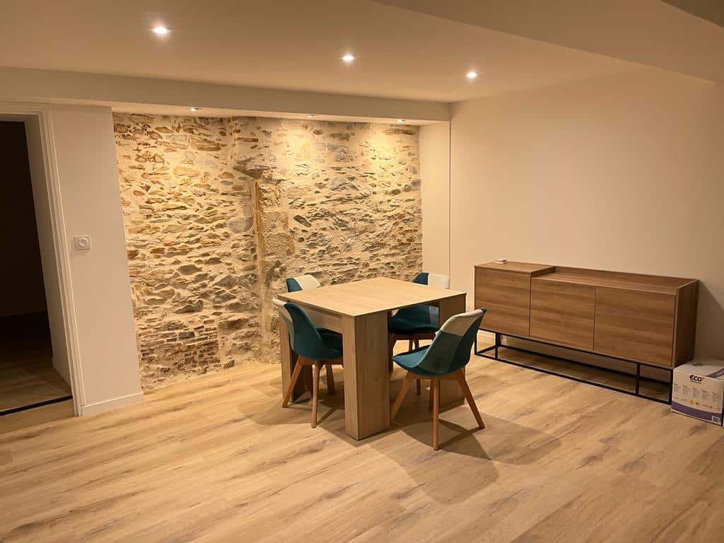 découvrez nos conseils et astuces pour rénover une maison ancienne en utilisant du placo, afin d'optimiser l'isolation, moderniser les espaces et assurer un intérieur confortable et esthétique.