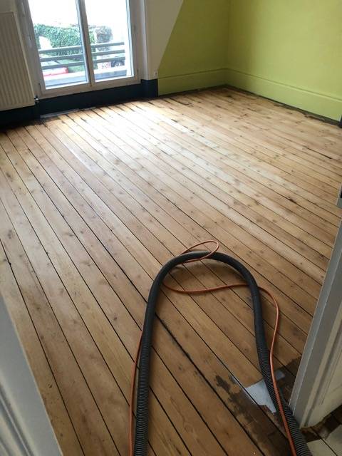 découvrez nos services professionnels de rénovation de parquet à paris et en normandie pour redonner vie à vos sols avec qualité et savoir-faire.