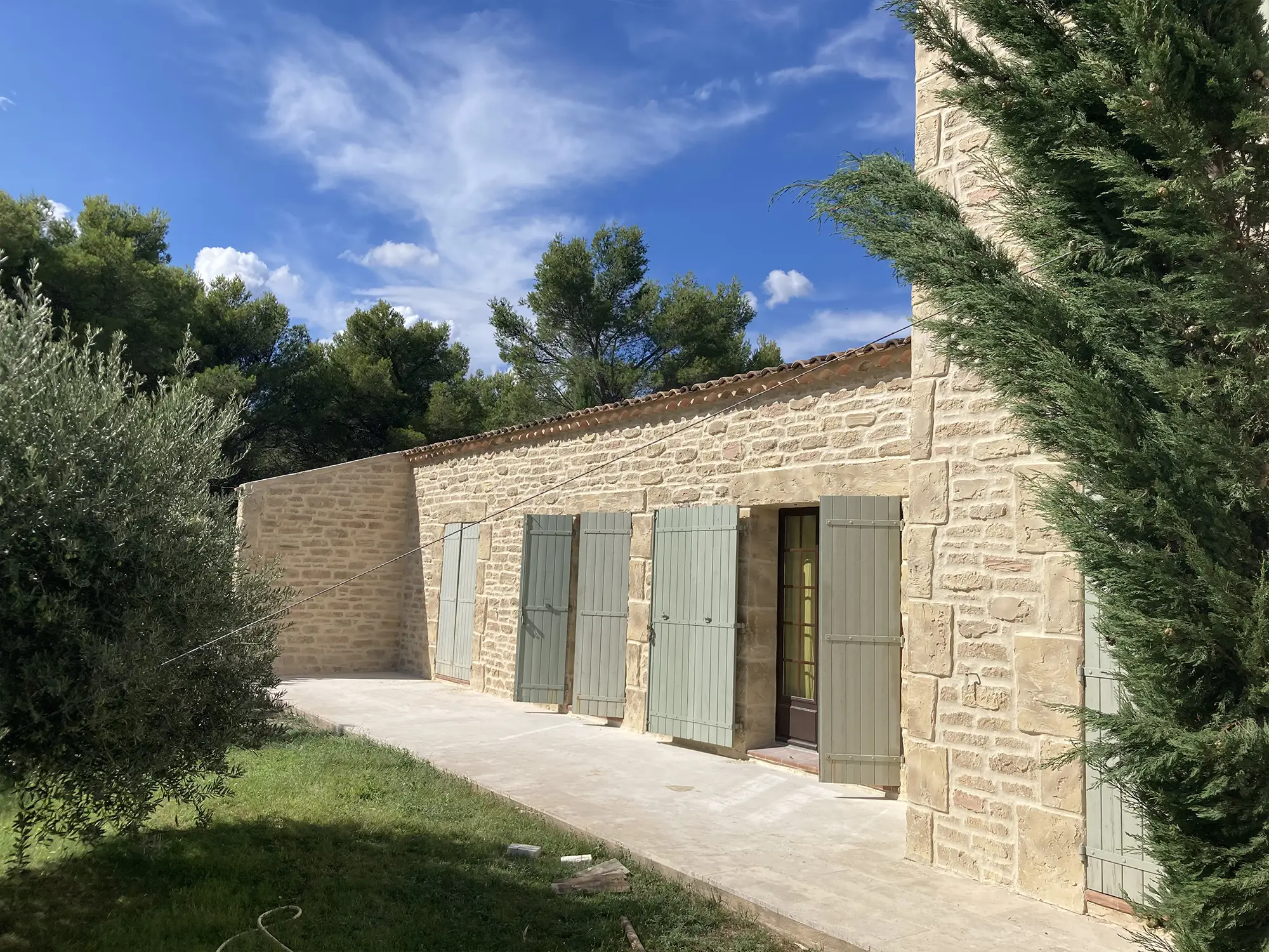 découvrez comment rénover une maison en pierre pour préserver et valoriser son authenticité tout en améliorant son confort et son esthétique.