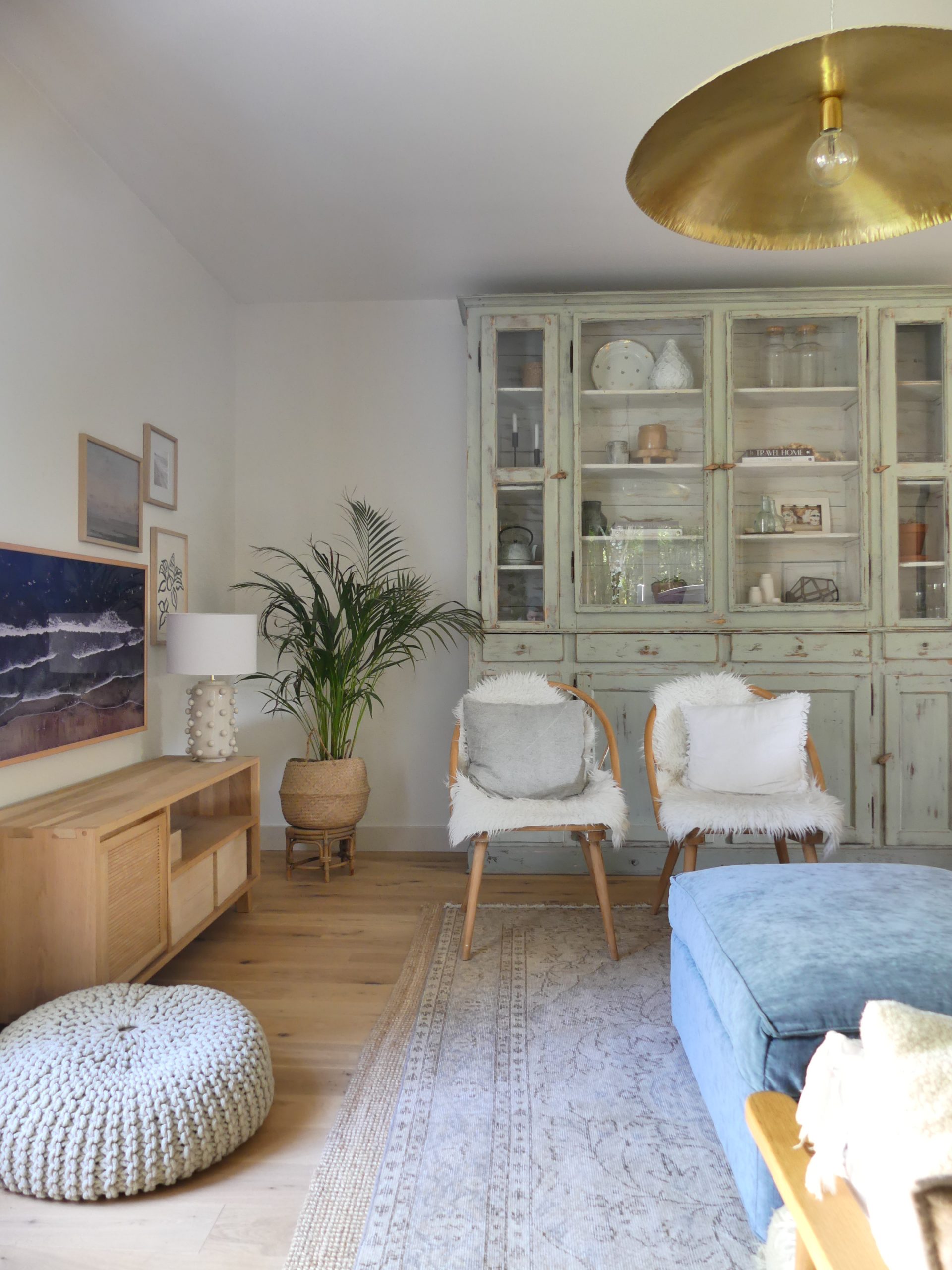 découvrez nos astuces déco moderne pour rénover votre maison des années 2000 et lui apporter un style contemporain et élégant.