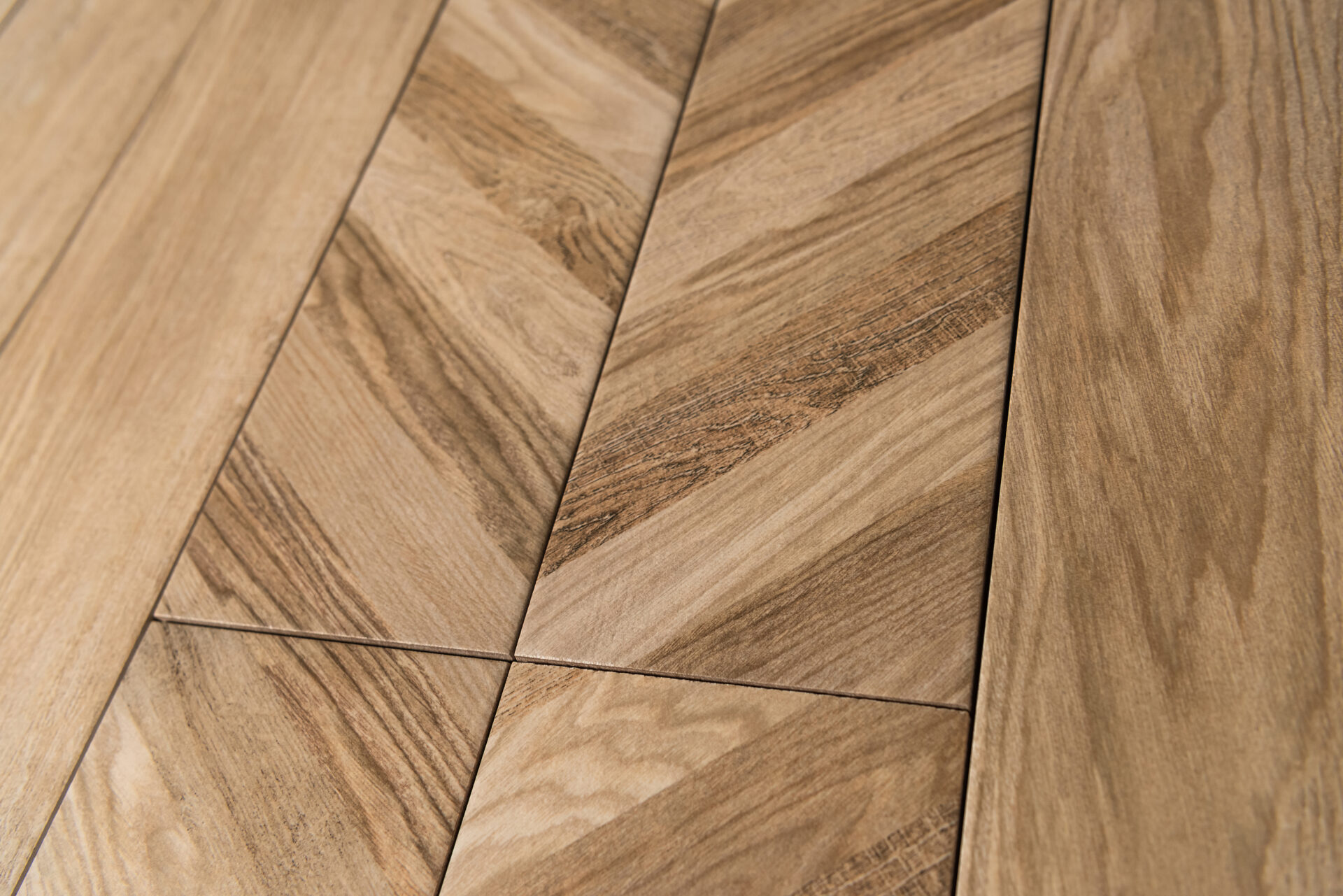 découvrez comment rénover votre parquet chevron pour lui redonner éclat et caractère avec nos conseils pratiques et astuces professionnelles.