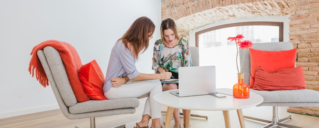 découvrez le salaire moyen des décorateurs d'intérieur en 2025, les tendances du marché et les facteurs influençant la rémunération dans ce secteur créatif.