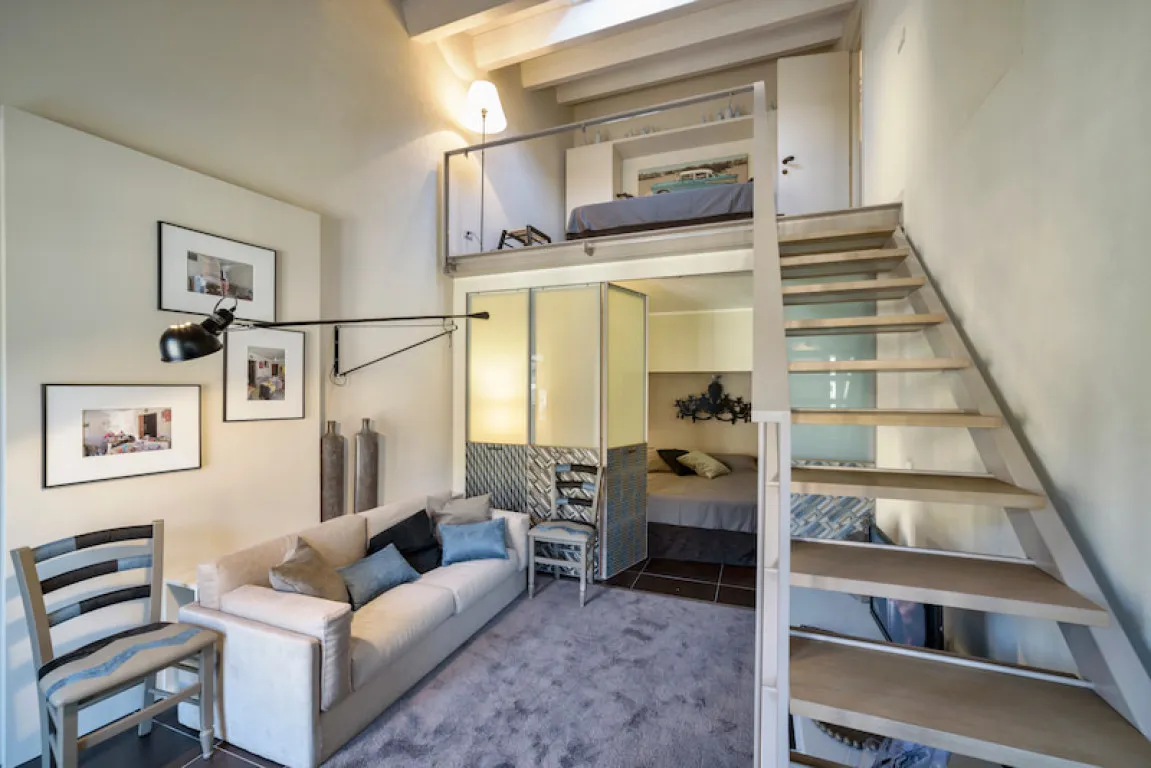 découvrez notre studio mezzanine design alliant élégance et fonctionnalité pour optimiser votre espace avec style.