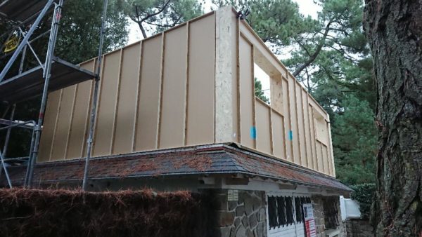 surelevation bois 2 découvrez les avantages de la surélévation bois pour agrandir votre espace de manière écologique et esthétique. solutions durables et design pour valoriser votre habitat.