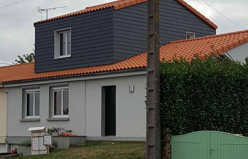 surelevation bois 3 découvrez les avantages de la surélévation en bois pour optimiser votre espace de vie avec une solution écologique, esthétique et durable.