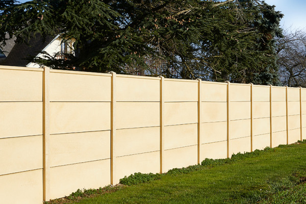 découvrez nos tarifs pour la construction de murs et clôtures en pierre, alliant robustesse et esthétique pour sécuriser et embellir votre propriété.