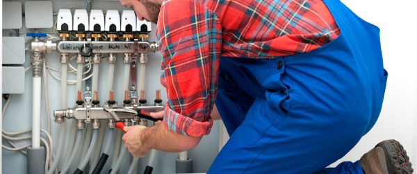 comparez les tarifs des plombiers chauffagistes pour trouver les meilleures offres et économisez sur vos travaux de plomberie et chauffage.