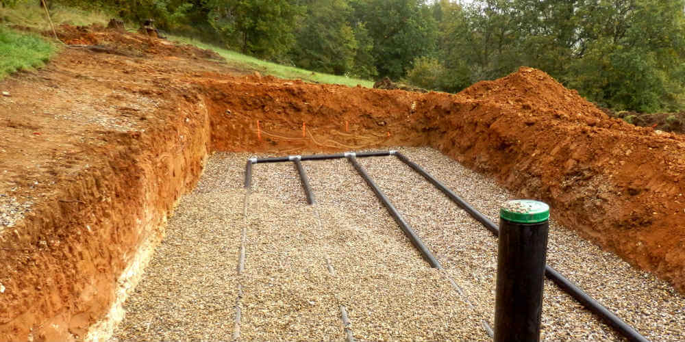 découvrez nos conseils pratiques et les tarifs pour vidanger votre fosse septique en toute sécurité et économiser sur l'entretien de votre installation.